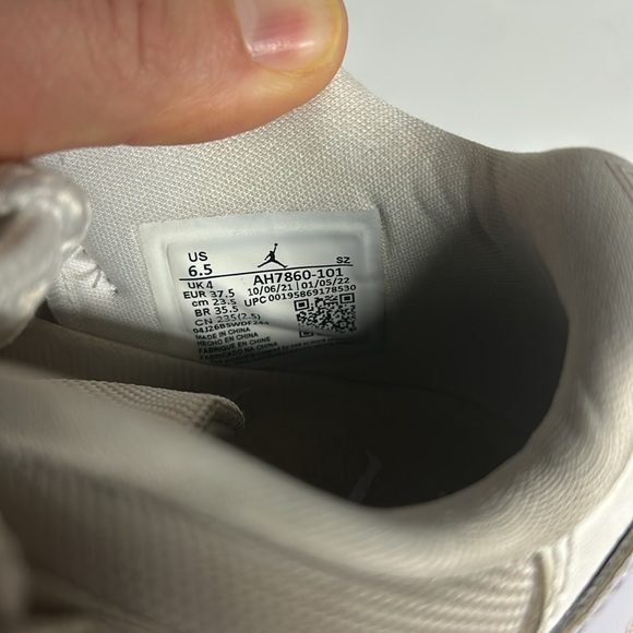 JORDAN RETRO 11s LOW - Picture 6 of 6